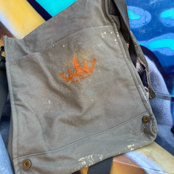 Twiggy “Piss Off” 827 Crossbody Messenger Bag - Picture 5 of 10